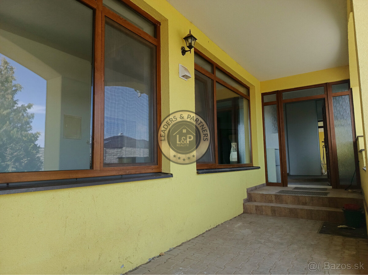 Priestranný 6 - izbový rodinný dom vo Veľkých Ripňanoch - 4