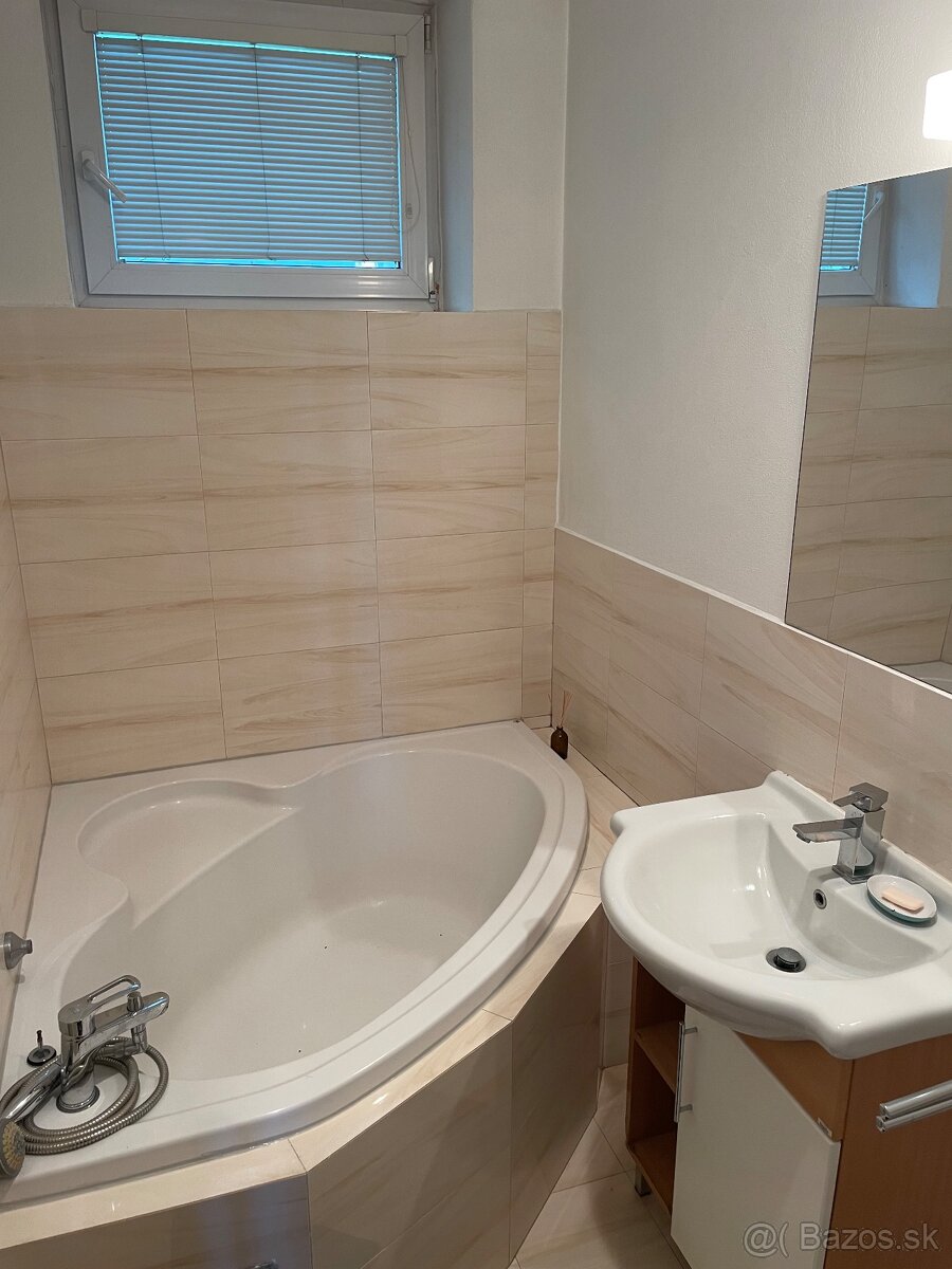 Prenájom 3 izboveho bytu v centre Žiliny - 4