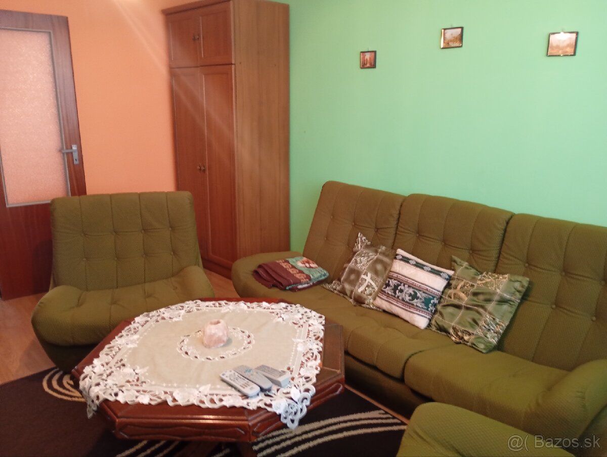 Na predaj 3 izbový byt s balkónom a pivnicou v Novej Bani - 4