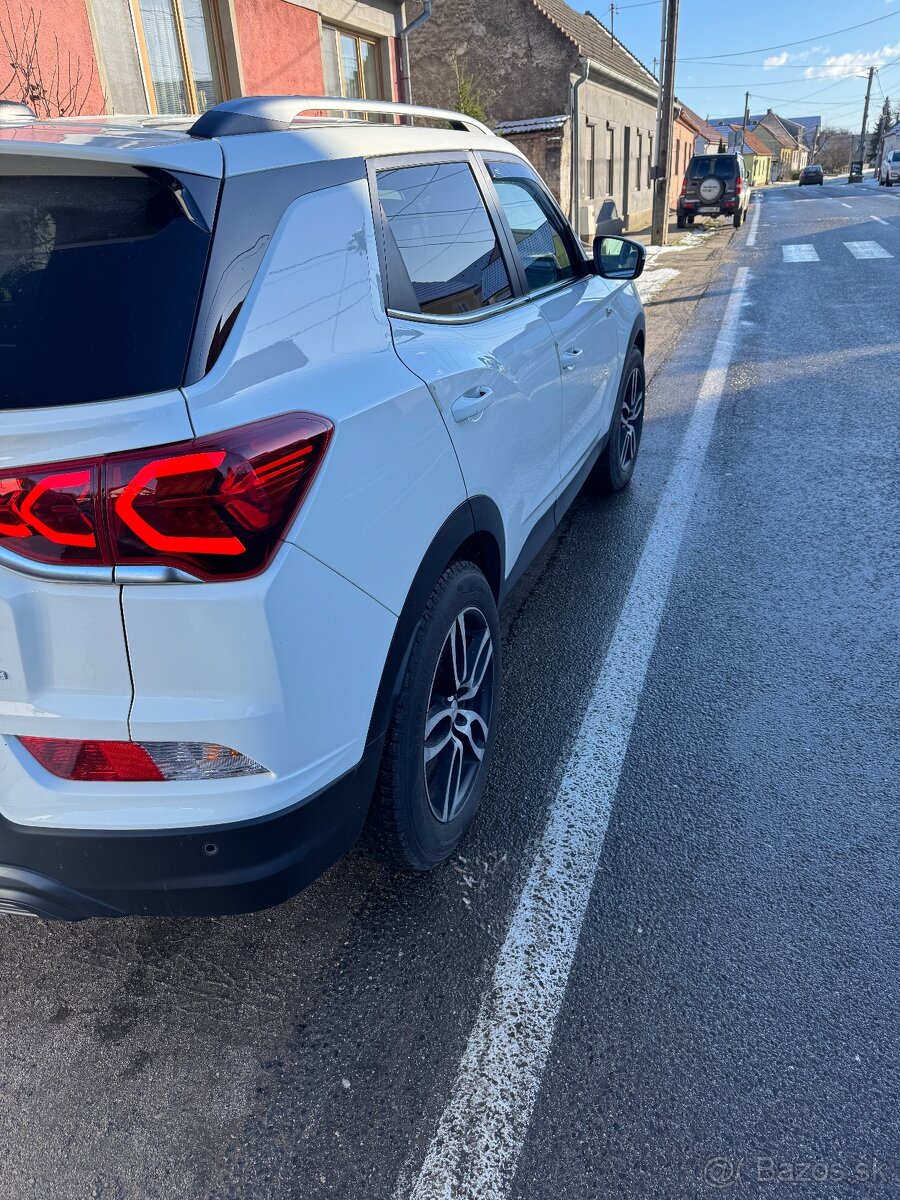 Ssang yong Korando 1.5 gdi style plus, 4x4 automat v záruke - 4
