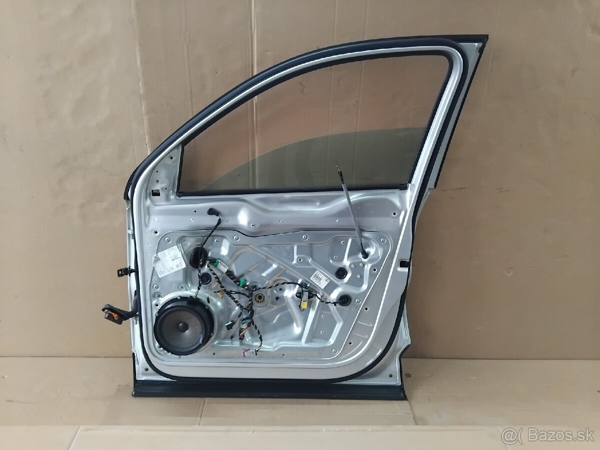 dvere predné pravé Tiguan 2007-2015 - 4