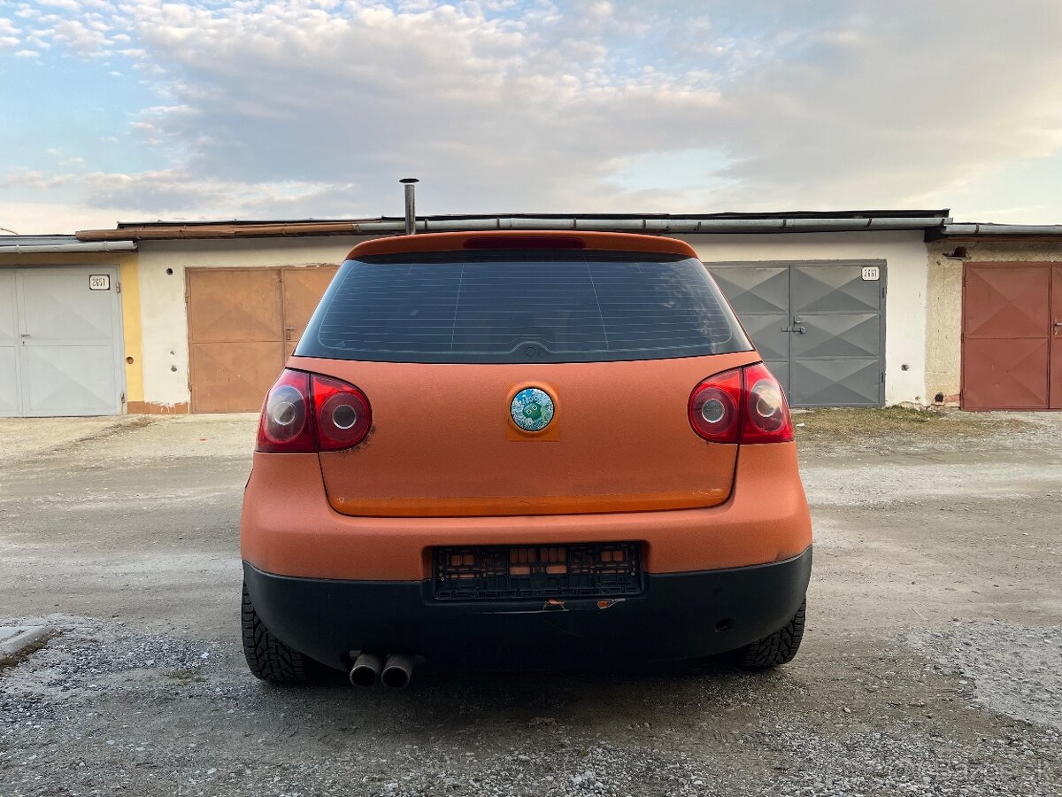 Predám Volkswagen Golf 5 - 4