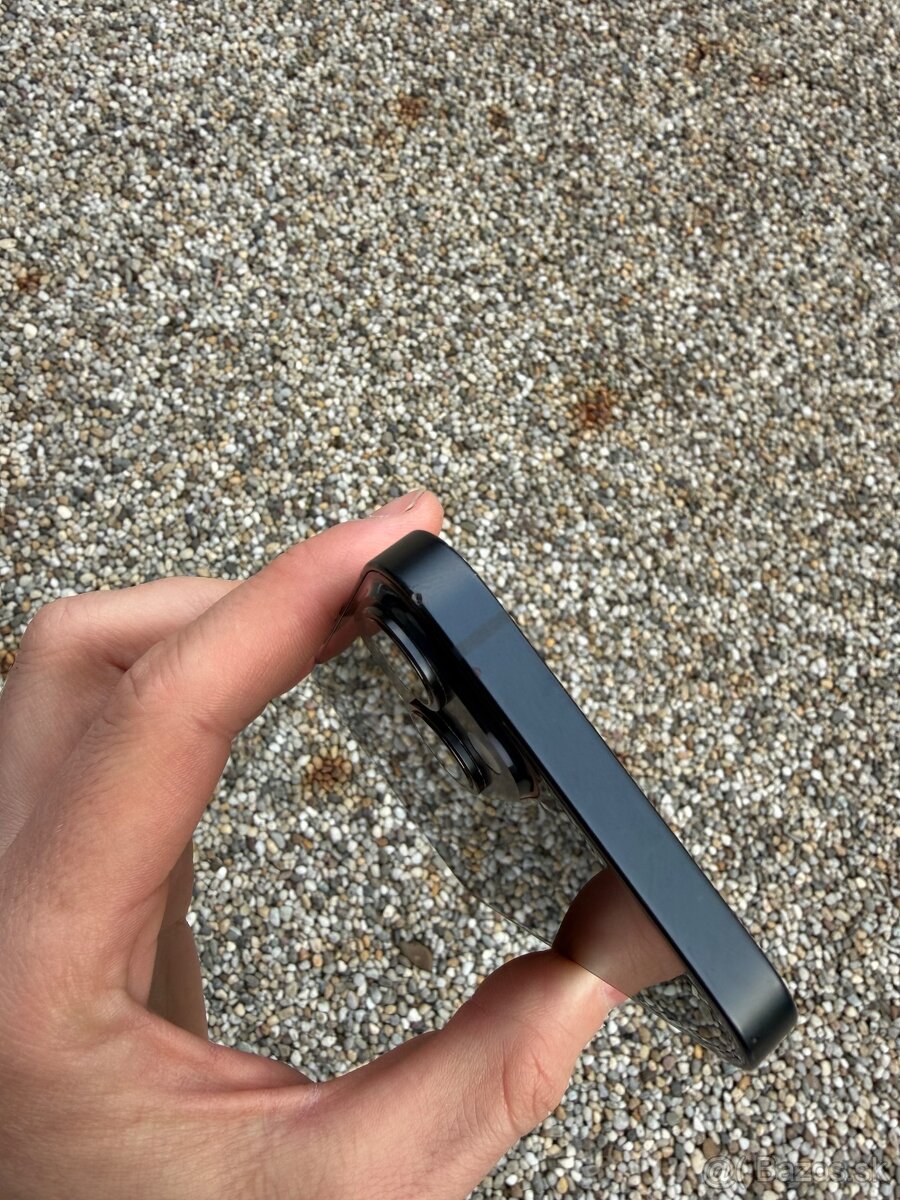 IPhone 14 - baterie 100% - 4