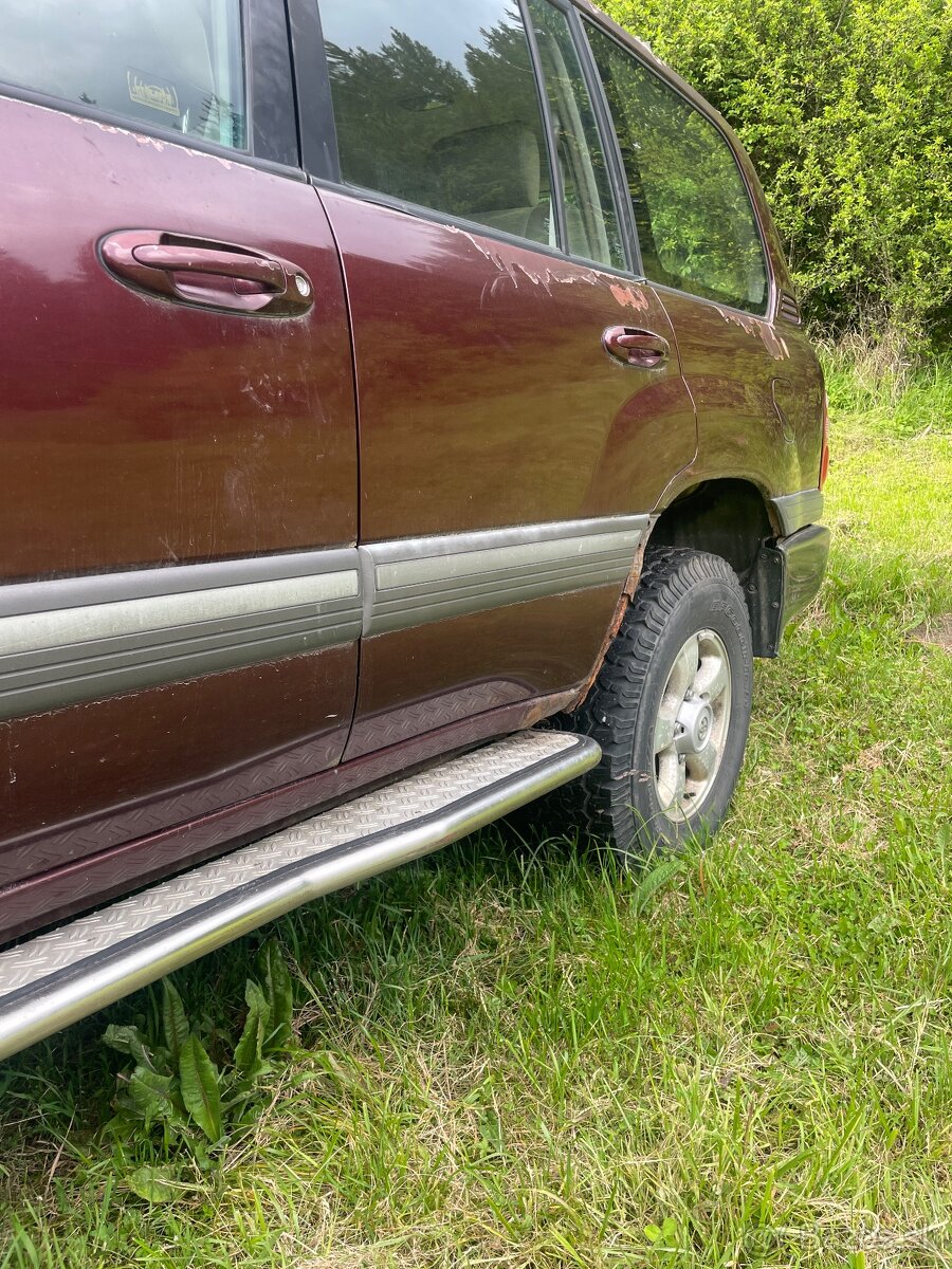 Predám Toyotu Land Cruiser 4.7 V8,1998