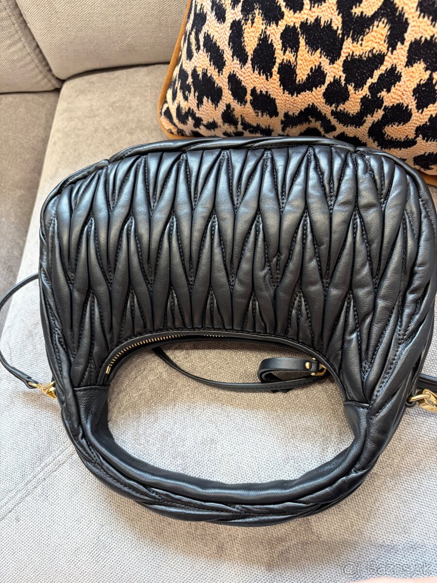 miu miu čierna kabelka - 4