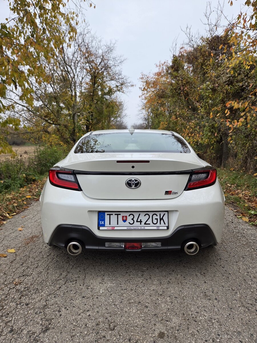 toyota gr86 - 4