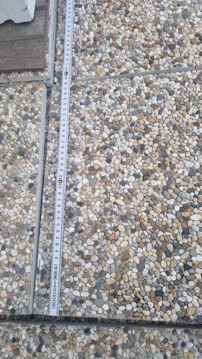 Betónové platne 40×30 cm, kamienkové – 330 ks - 4