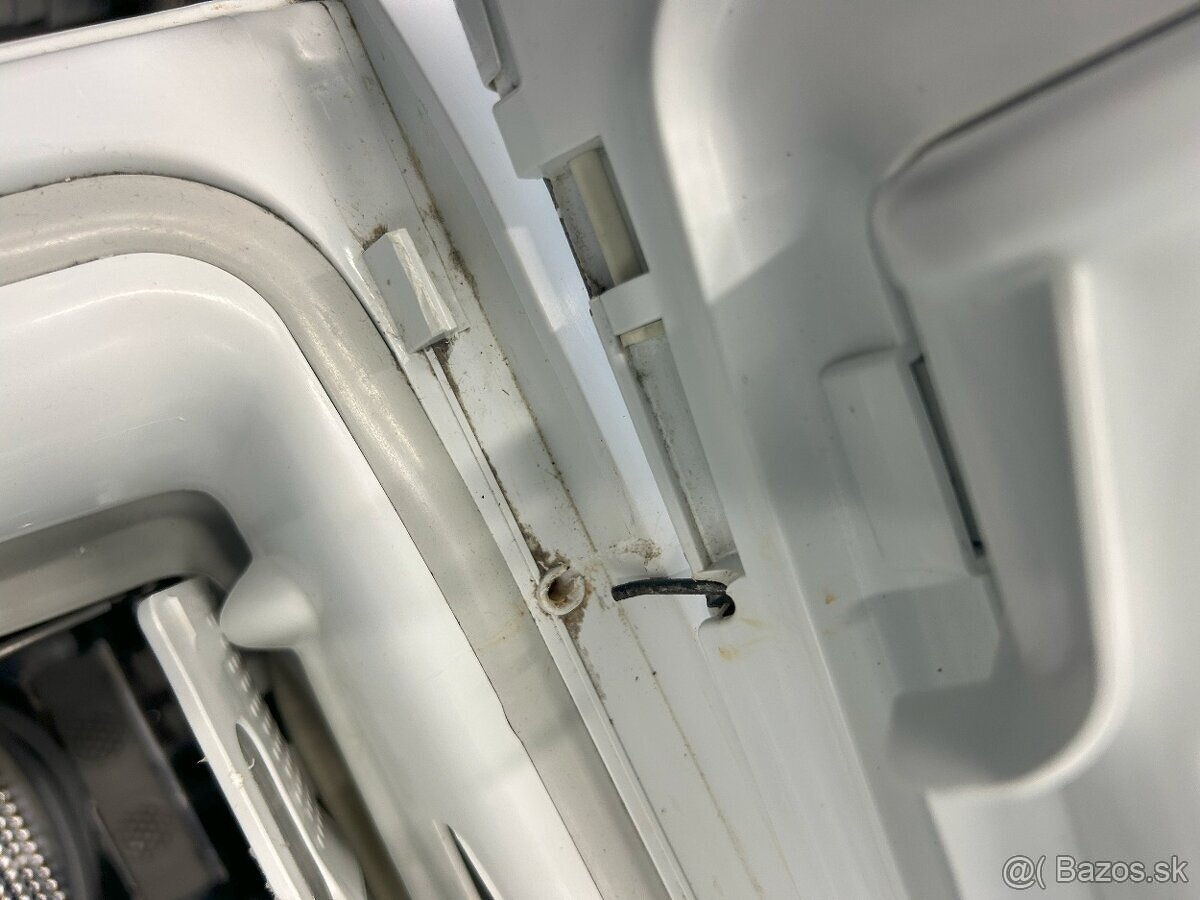 Pračka Candy CST 370L-S Nefunkcne zatvaranie veka - 4