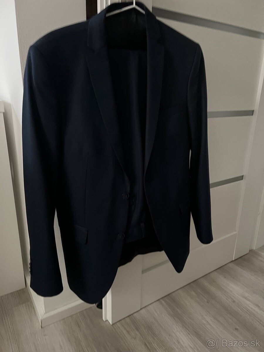 pánsky kvalitný oblek - 4
