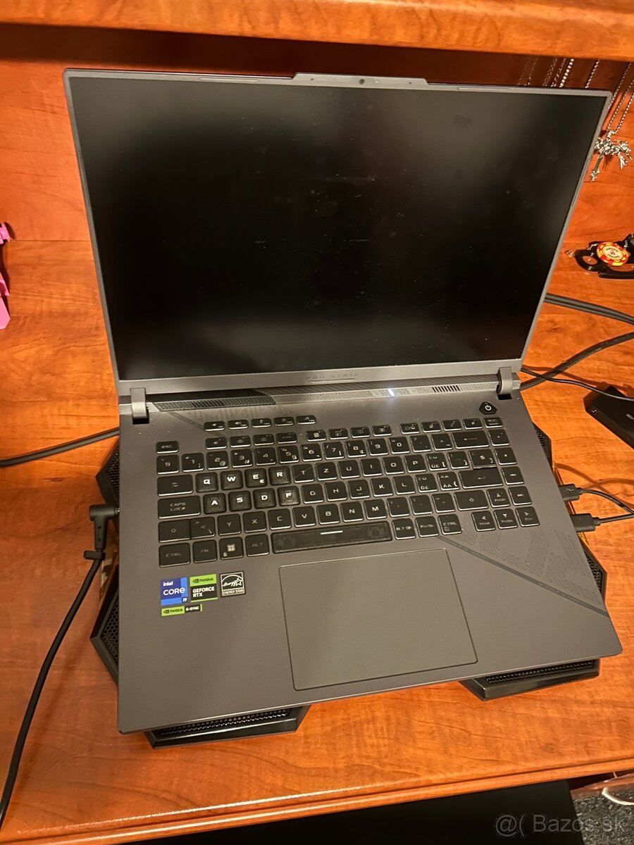 ASUS ROG Strix G16 – i9, RTX 4070 (2024) - 4