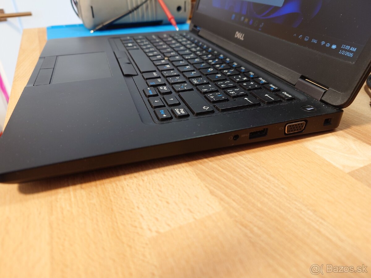 Lenovo Latitude 5490 - 4