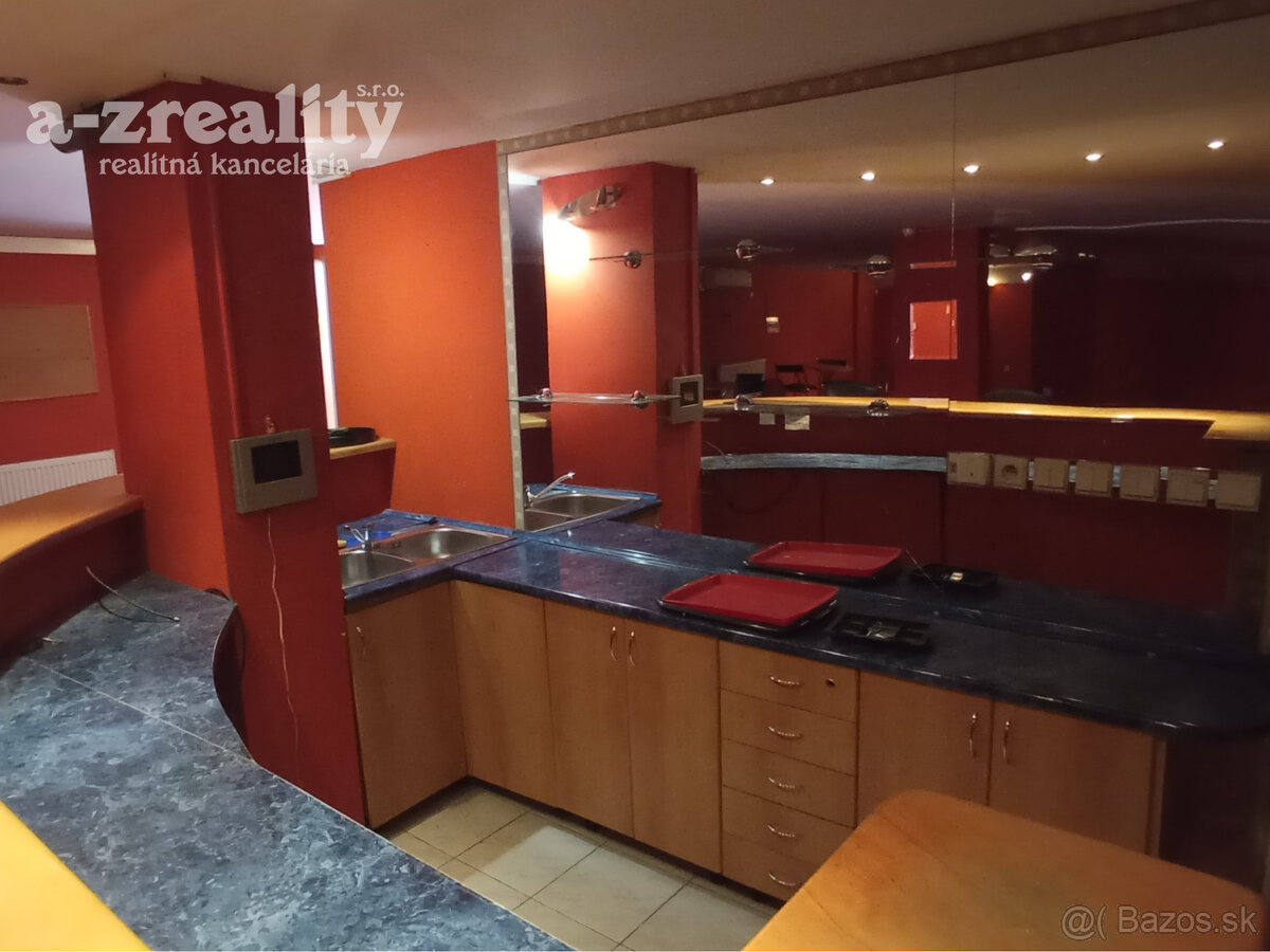 Komerčný priestor v centre Komárna na prenájom - 4