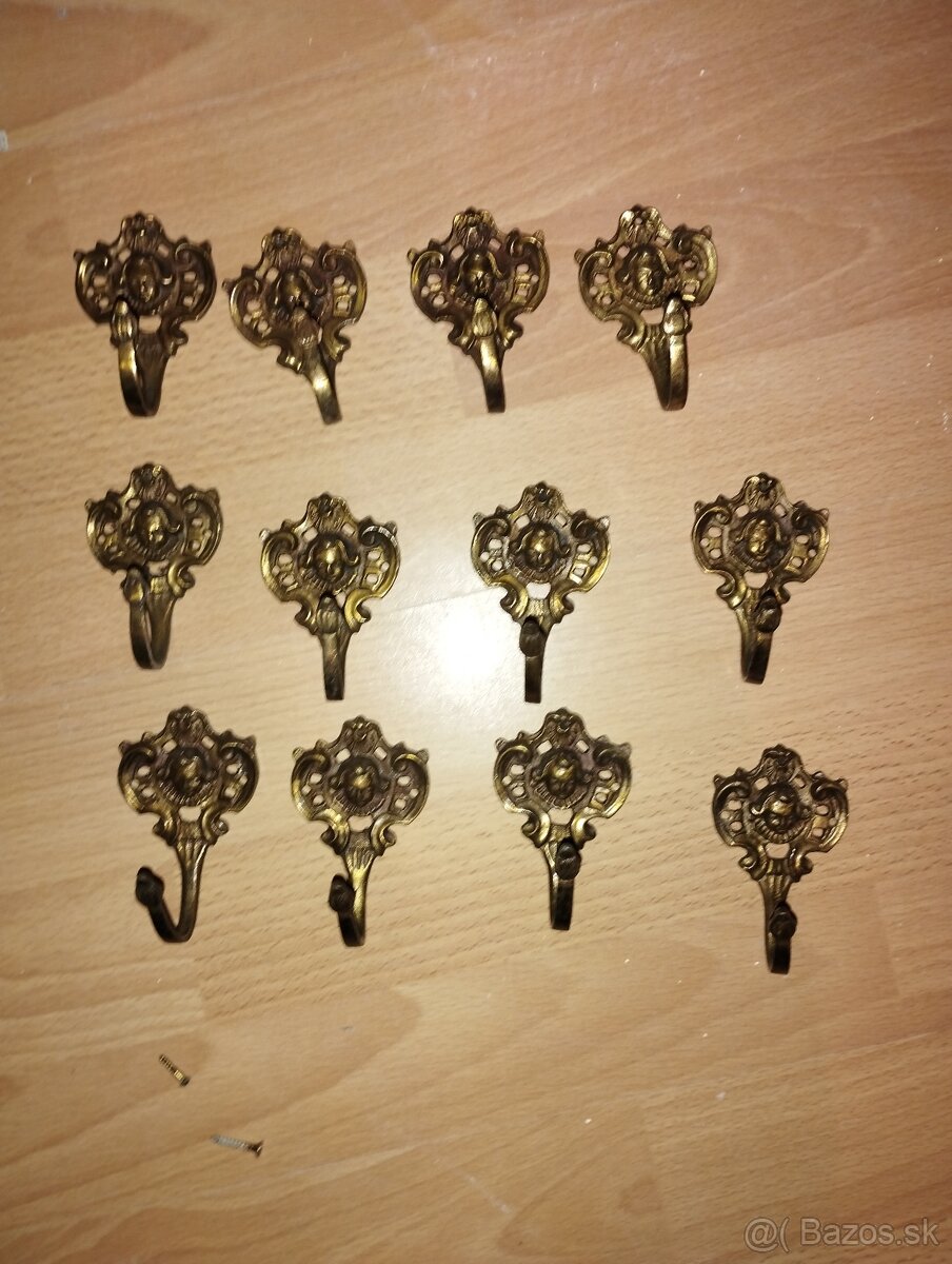 Klucky a vesiaky - 4