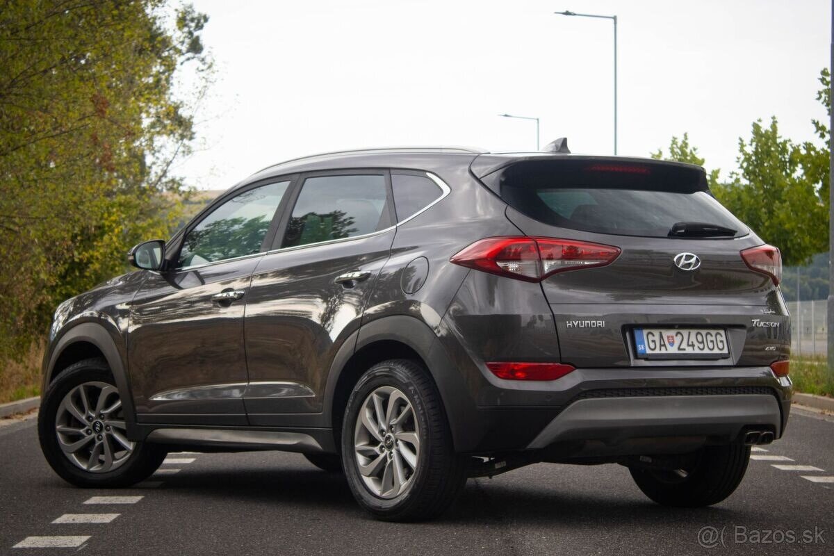 Hyundai Tucson 2.0 CRDi 4x4 A/T Premium - 4