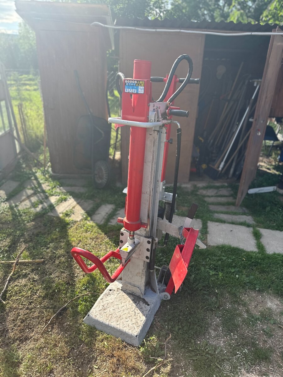 Štiepačka na drevo 14T - 4