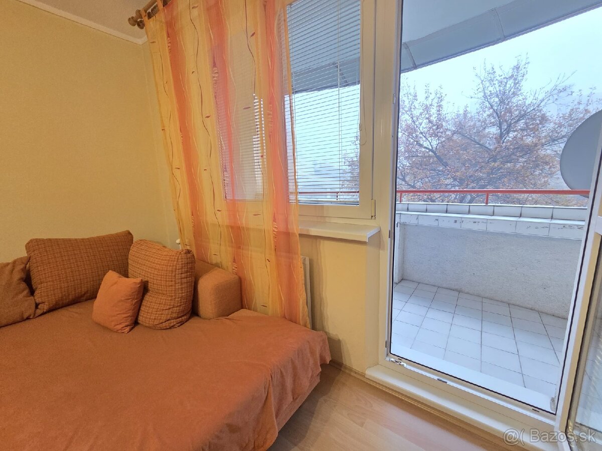 Prenájom 3izb.byt s balkónom Dlhé Diely - 4