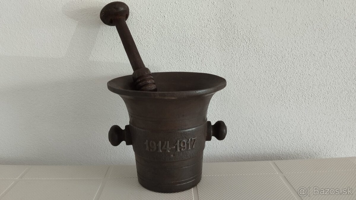 Starý válečný litinový mažiar s dělom a rokem 1914-1917 +tlo - 4