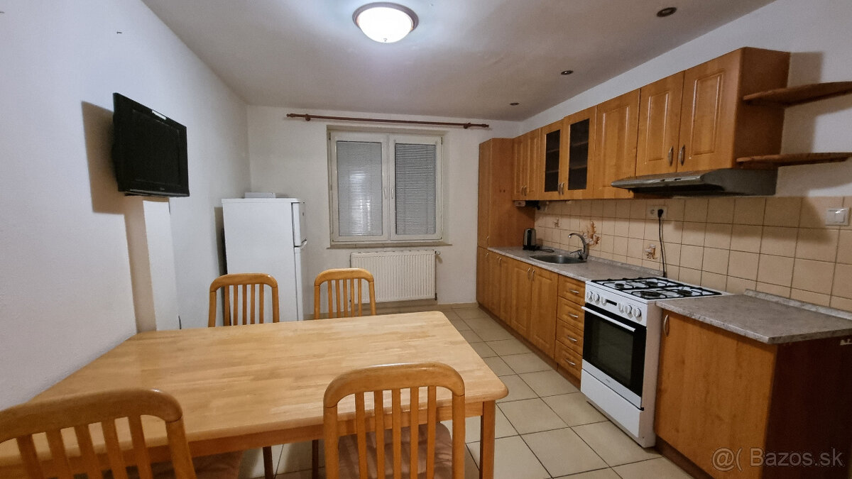 PRENÁJOM 2 IZBOVÝ TEHLOVÝ BYT S BALKÓNOM TRENĆÍN - 4