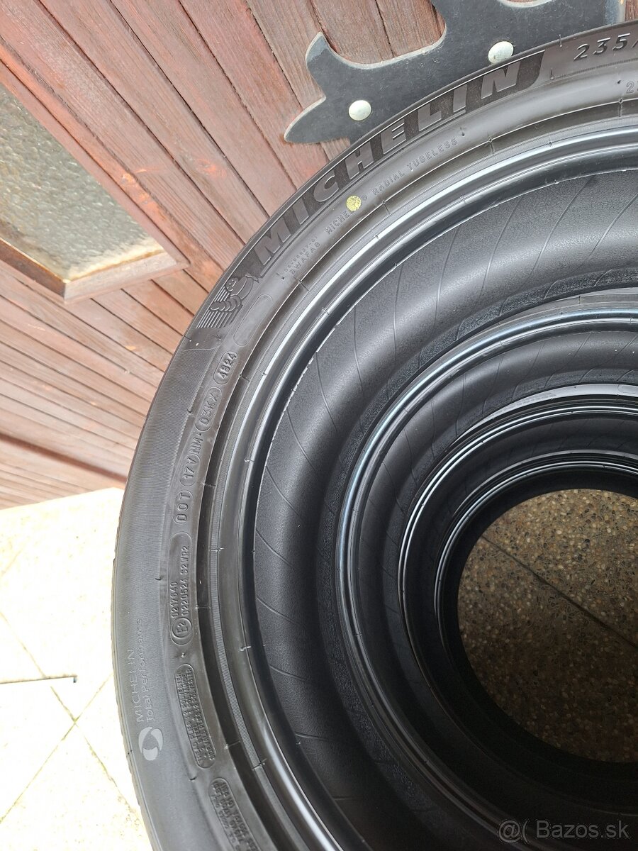 235/50 r19 Michelin Nové 4824 - 4