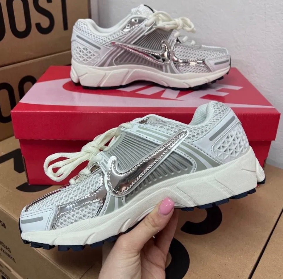 Nike Vomero 5 Photon Dust Metallic - 4