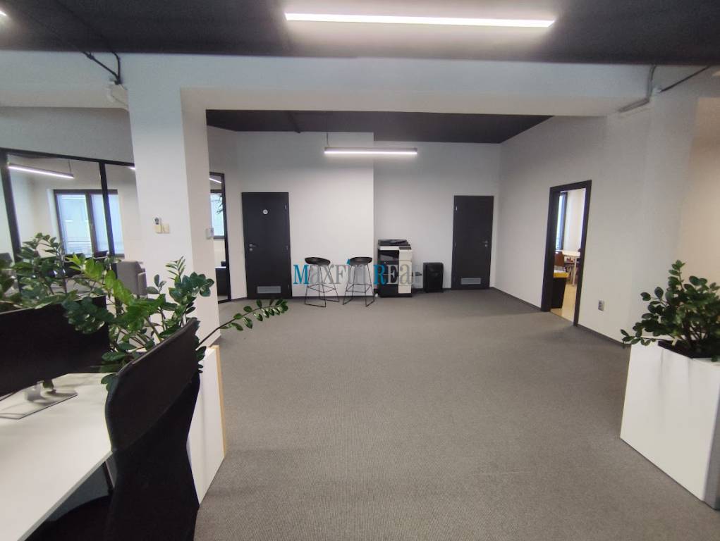 Polyfunkčný priestor s parkovaním v Nitre - 4