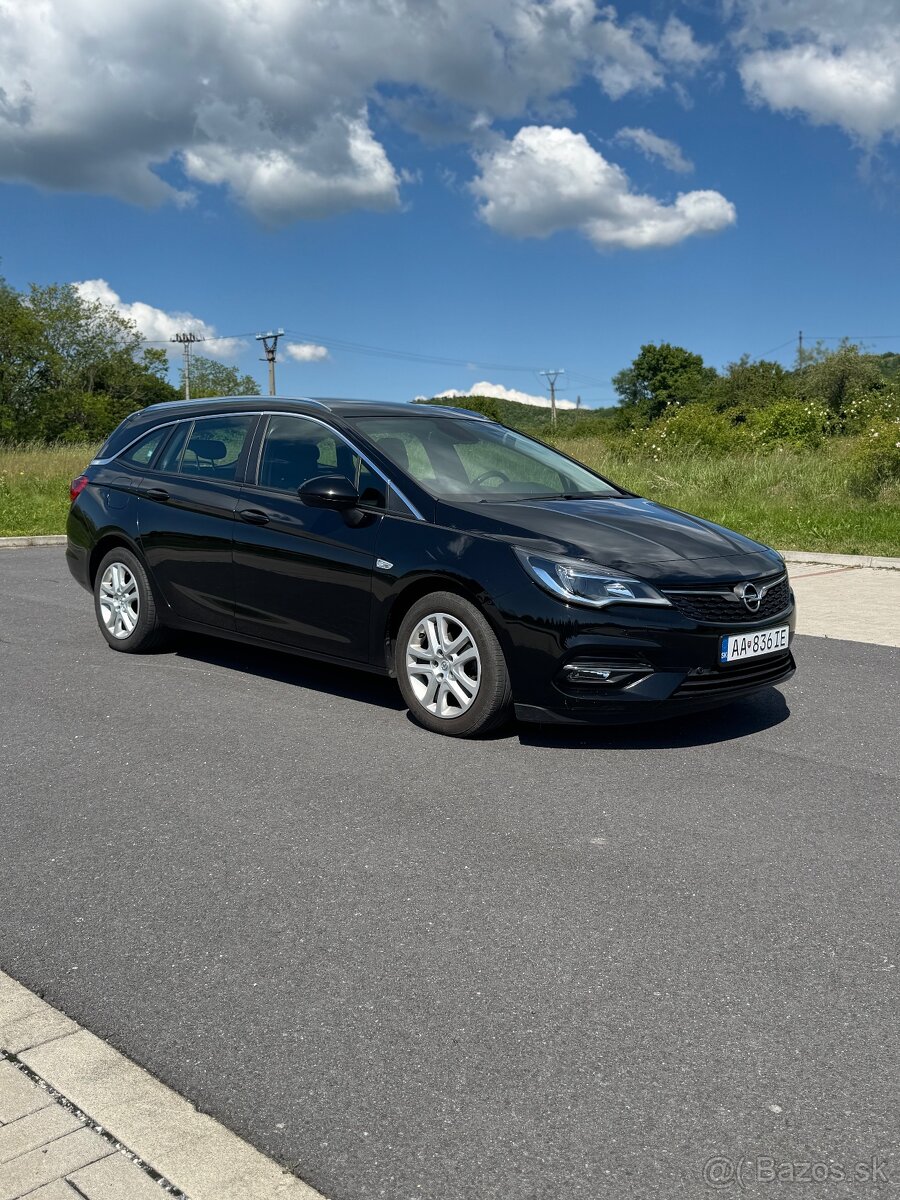 Opel astra sports tourer - 4