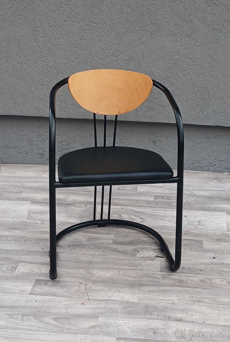 Set postmoderných kresiel v štýle Memphis. - 4