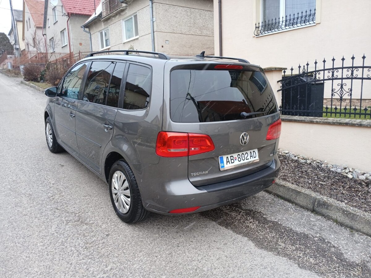 VOLKSWAGEN TOURAN 77kW 2011 - 4