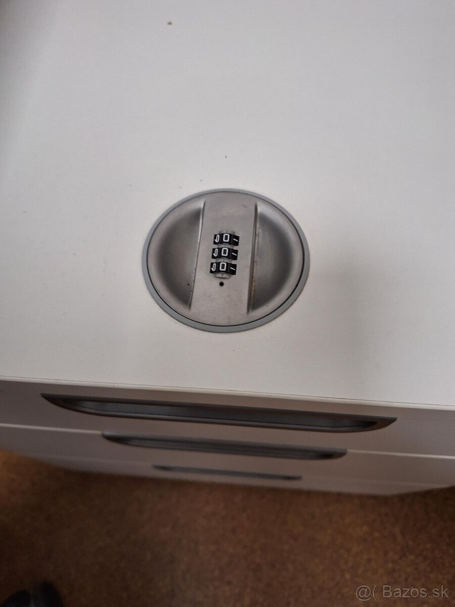 Skrinka suflikova na kod - 4