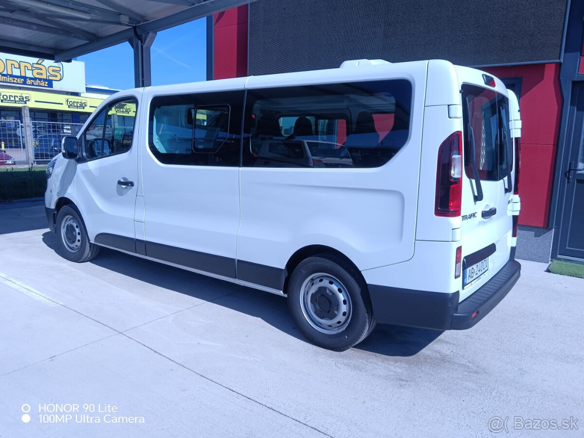 Predám Renault Trafic 2.0 Sanitné vozidlo - 4