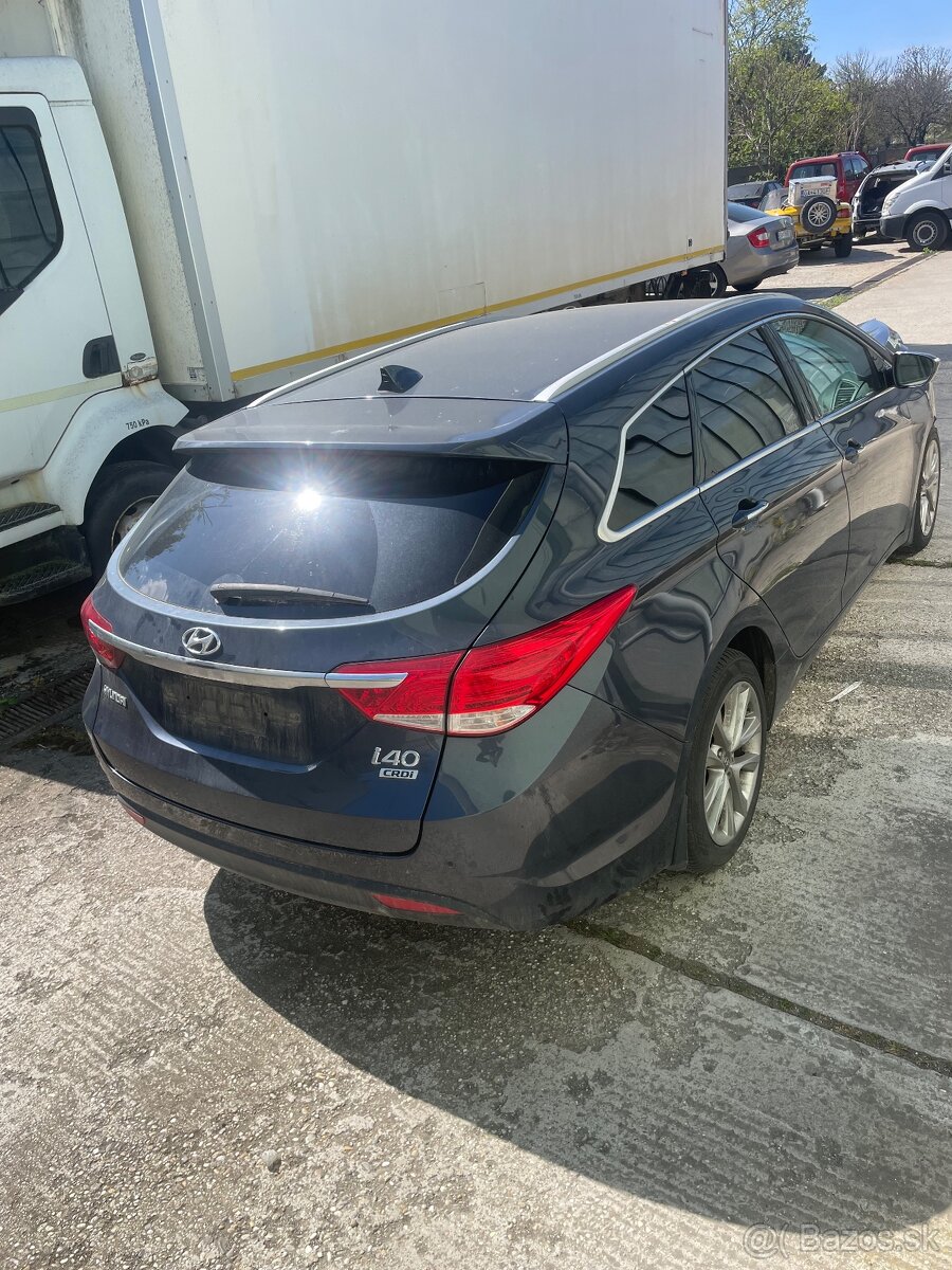 Hyundai i40cw 1.7crdi - 4