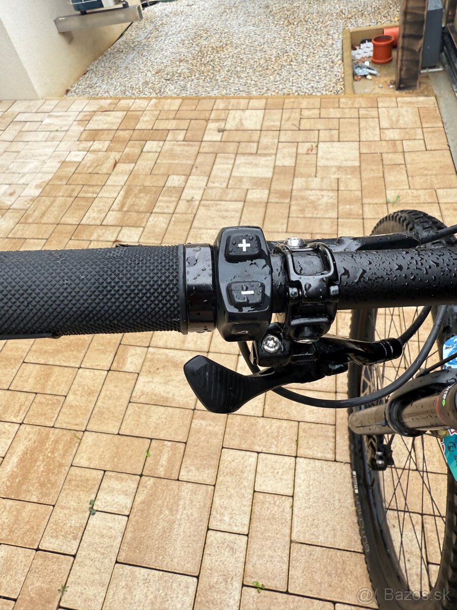 Specialized E-bike - 4