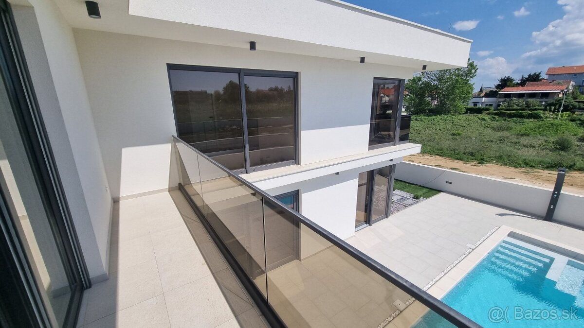 Moderná vila s bazénom a krásnym pozemkom, Zaton /Chorvátsko - 4