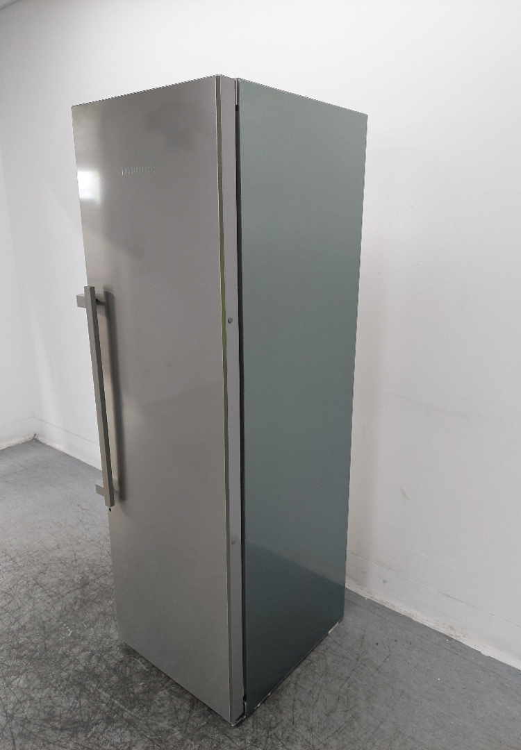 Predam chladnicku Liebherr SKBes 4360 s Biofresh zonou - 4