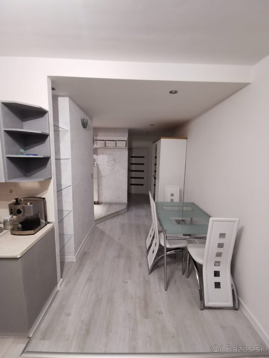 Krásny svetlý 3-izbový byt blízko centra PP, 78 m2 - 4