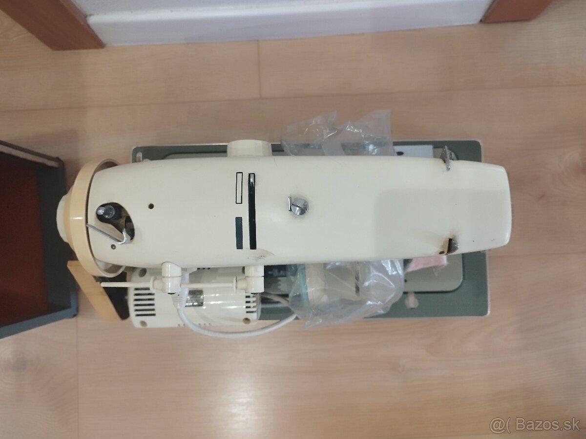 Kufrikový šijací stroj - 4