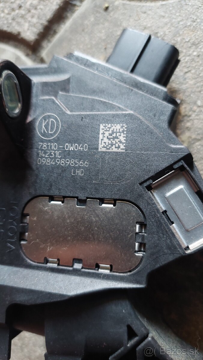 Predám pedál plynu auris 2012- 1.6 78110-0W040 - 4