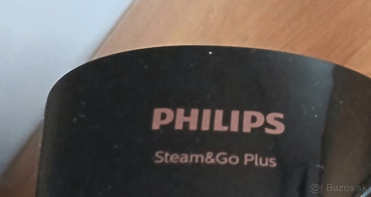 Predám ručnú naparovaciu žehličku - 4