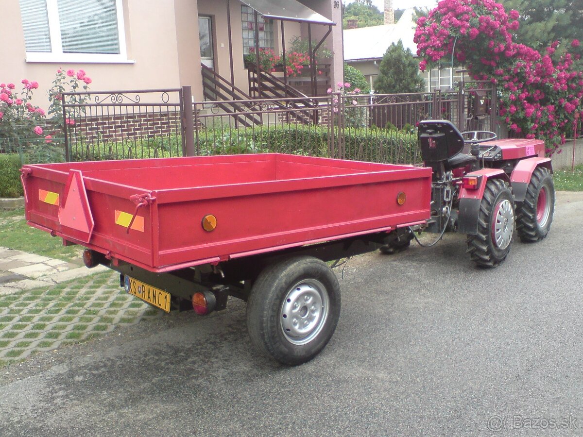 vyklápacia vlečka za traktor - 4