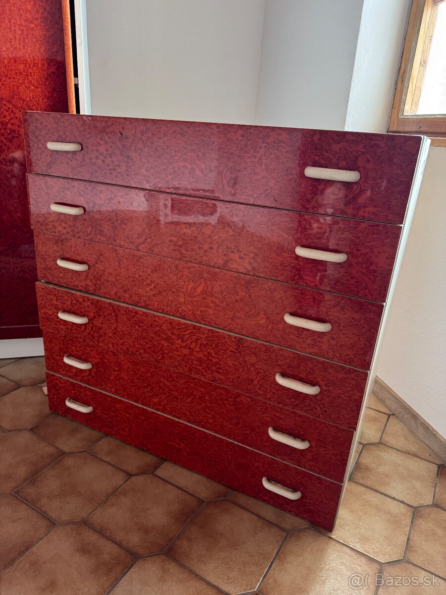 Trojdverová skriňa - 4