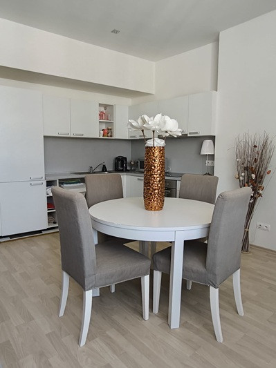 Veľkometrážny 2-izbový byt v ikonickej budove City Gate - 4