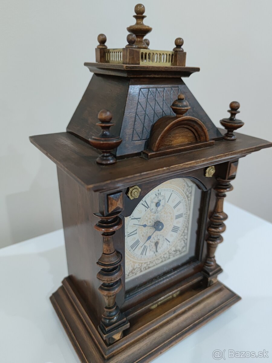 Drevene Hodiny domcekove Junghans - 4