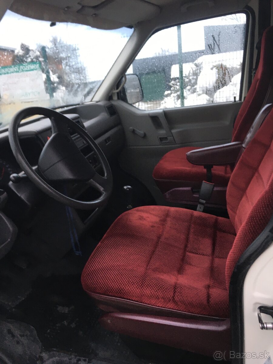 Predám VW transportér Long 2,5 benzin 85 kW - 4