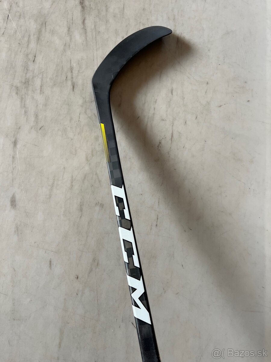 Predám hokejku CCM Supertacks AS2 PRO INT - 4