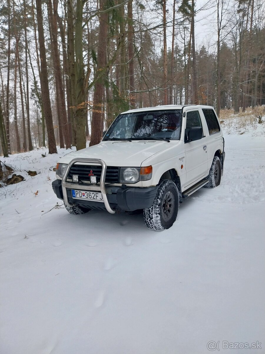 Predám Mitsubishi pajero 2,5GLX - 4