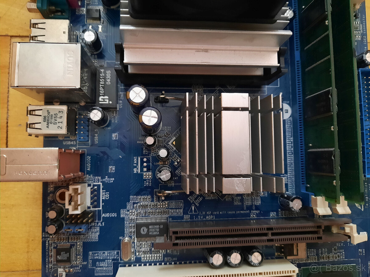 Retro zakladna doska Asrock P4I48 + CPU + RAM - 4