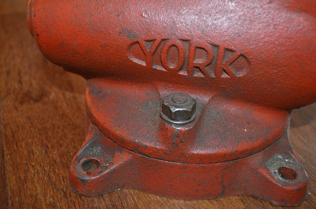 predam kvalitny zverak YORK 100A - 4