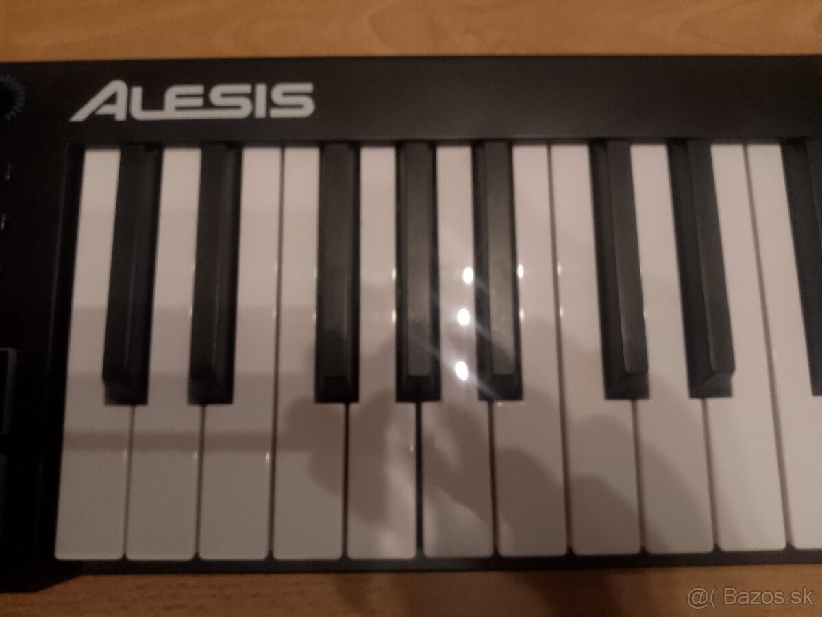 Predam midi controller Alesis V61 - 4