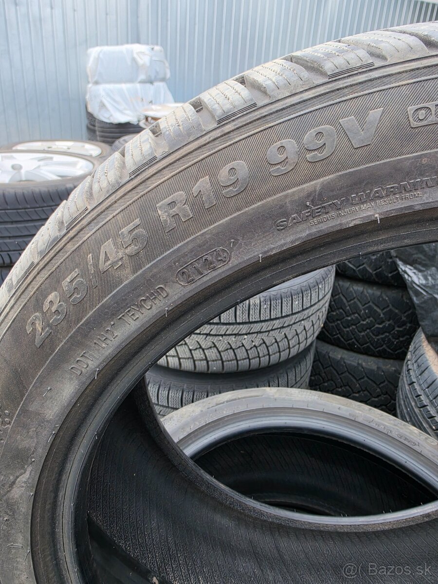 235/45 R19 99V M+S KUMHO Wintercraft WP72 - 4