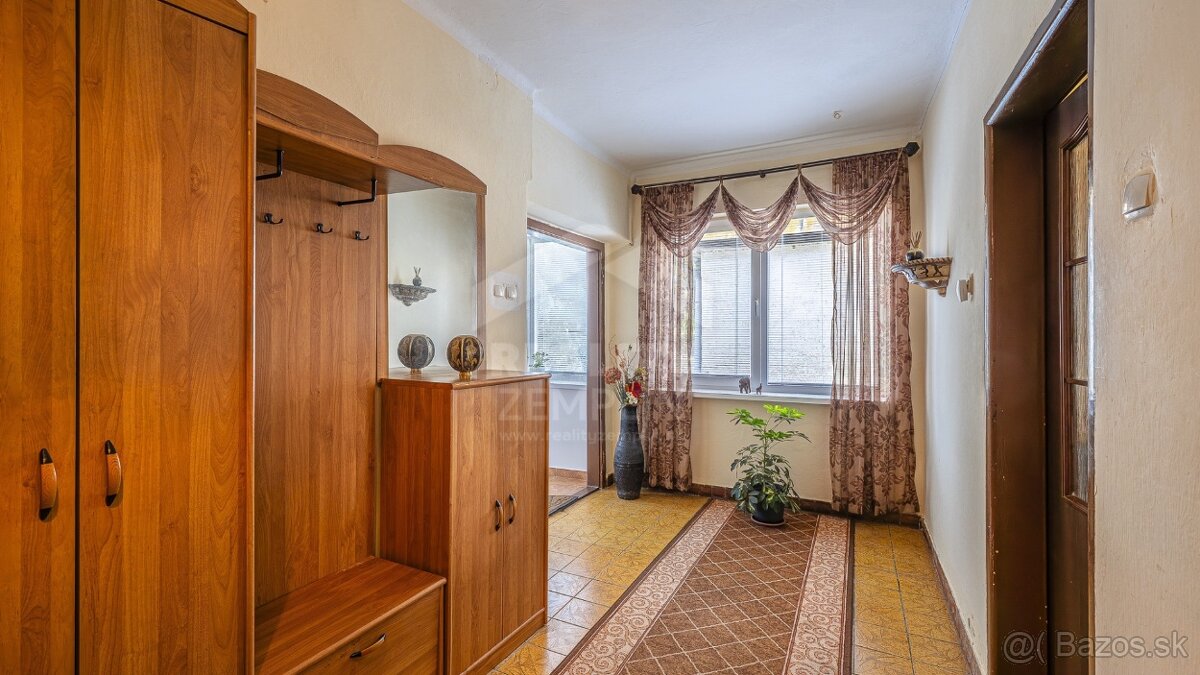 Chyžka v tichej uličke Zálužíc - 4